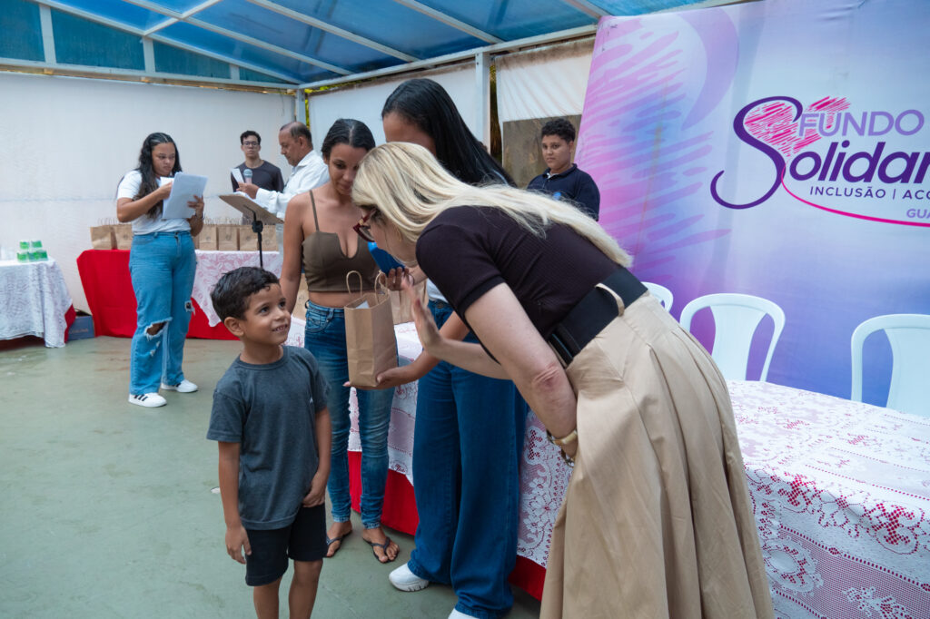 DSC09715-1024x682 Instituto Ryan participa de ação com o Fundo Social e entrega 80 óculos para crianças em Guarujá