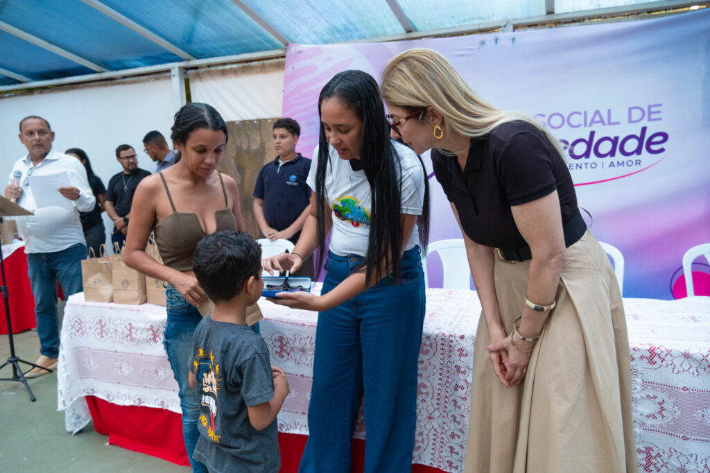 DSC09719-1024x682 Instituto Ryan participa de ação com o Fundo Social e entrega 80 óculos para crianças em Guarujá