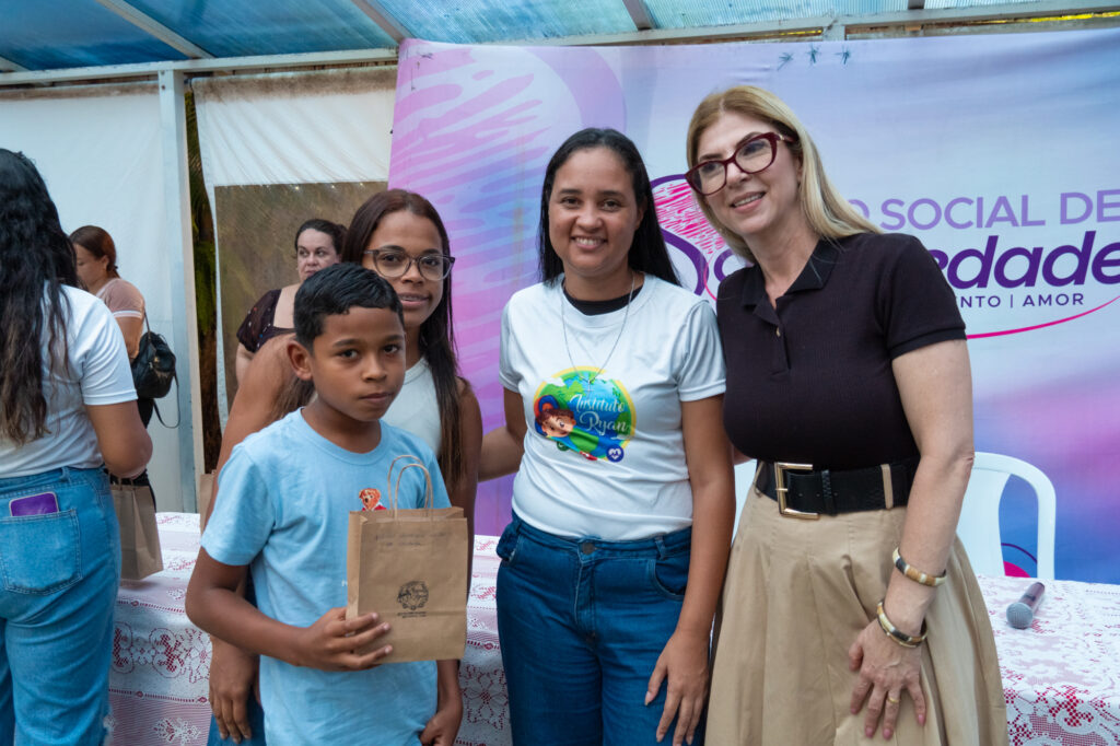 DSC09750-1024x682 Instituto Ryan participa de ação com o Fundo Social e entrega 80 óculos para crianças em Guarujá