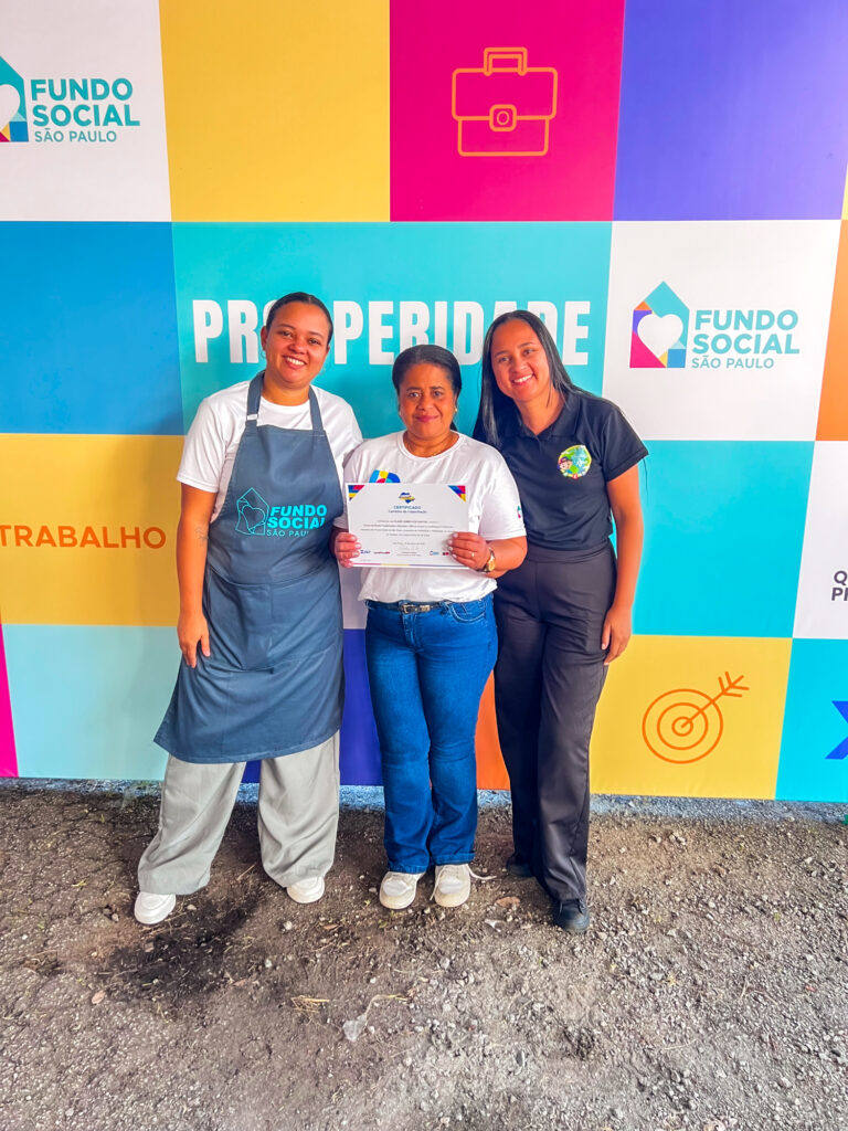 WhatsApp-Image-2026-06-24-at-16.36.43-2-768x1024 Instituto Ryan celebra a certificação de 16 alunos dos cursos de Doces Gourmet e Tortas Doces e Salgadas
