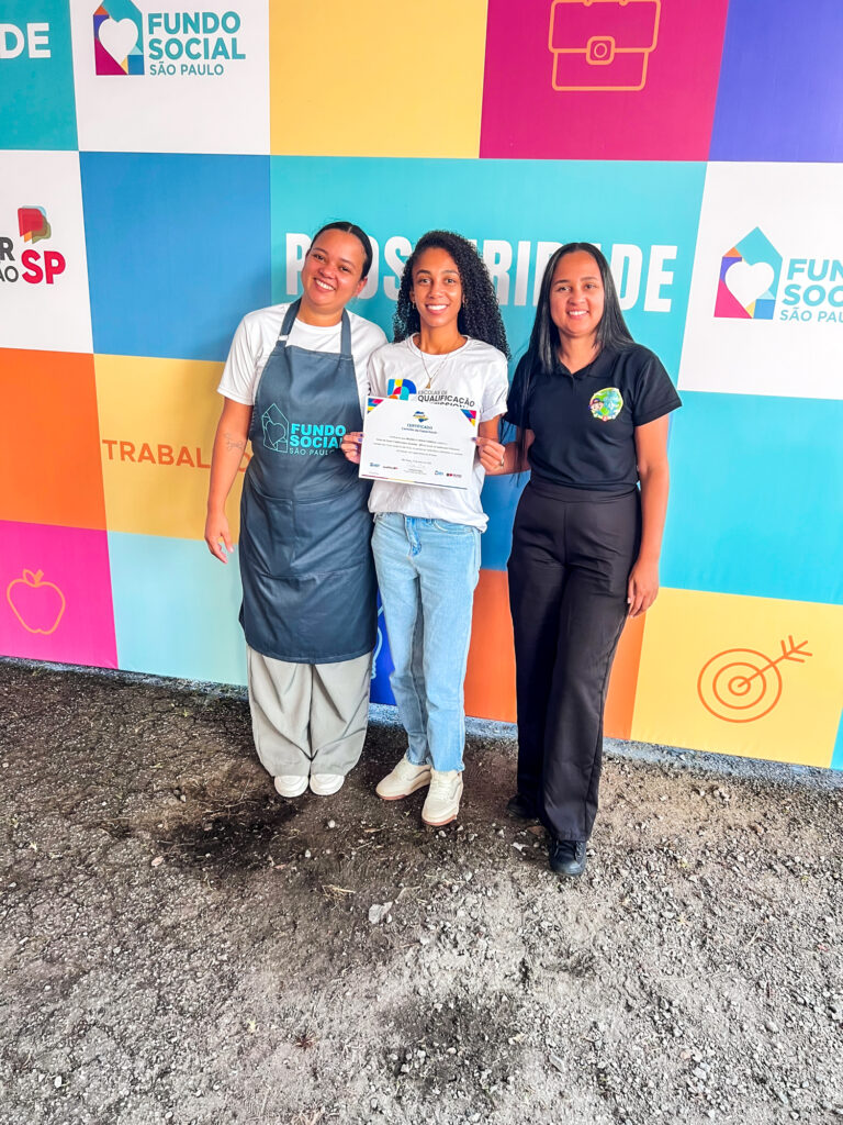WhatsApp-Image-2026-06-24-at-16.36.44-768x1024 Instituto Ryan celebra a certificação de 16 alunos dos cursos de Doces Gourmet e Tortas Doces e Salgadas